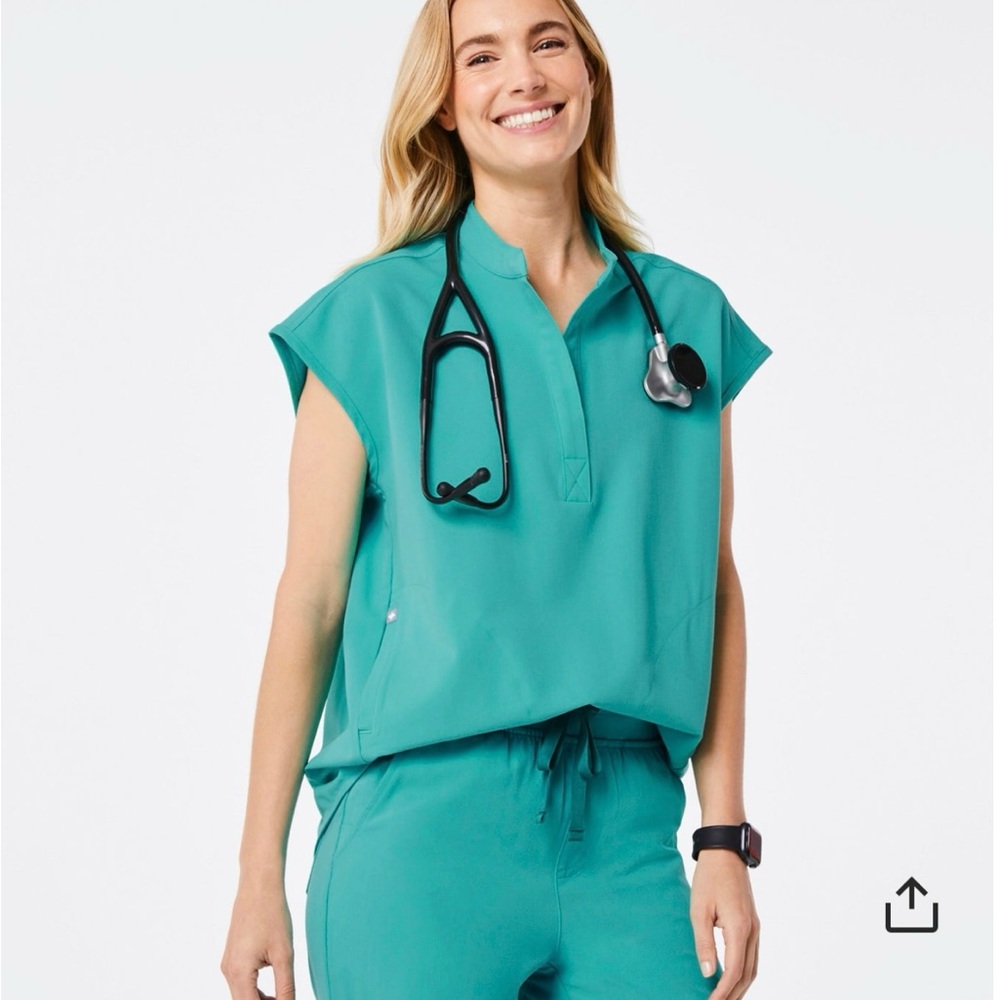 Figs Oasis Women's Scrub set